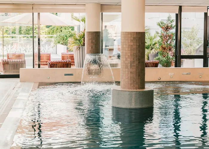 Le Riviera - Hotel Restaurant & Spa - Ex Golden Tulip Aix Les Bains